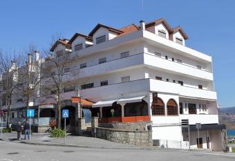 Residencial Albergaria allows 18 year olds to book a room