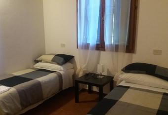 Locanda Casa Motta has Balcony rooms