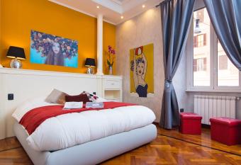 B&B Arco Di Gallieno has rooms with a private hot tub