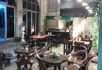 The Grand Palace Hostel has Balcony rooms