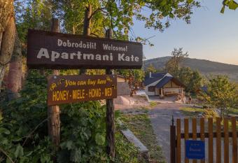Holiday House Kate has Balcony rooms