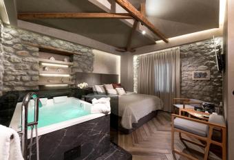 Tsikeli Boutique Hotel Meteora - Adults Friendly allows 18 year olds to book a room