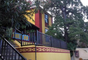 Hotel Rural La Raya 1866 allows 18 year olds to book a room