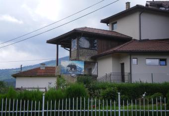 Family Hotel Balkana has Balcony rooms