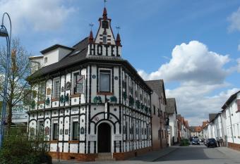 Hotel Tenne allows 18 year olds to book a room