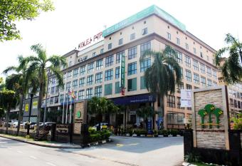 Hotel Gulshan allows 18 year olds to book a room
