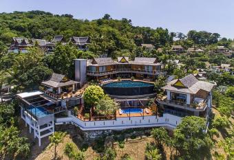 Luxury 4 pool Seaview 6 bedroom Villa on Surin Hill has rooms with a private hot tub
