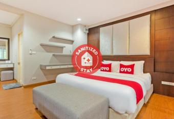 OYO 995 Blue Cafe Apartment allows 18 year olds to book a room