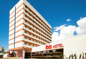 Ibis Foz do Igua  u allows 18 year olds to book a room