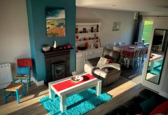 Cottage 33 Old Killarney Village Killarney has Balcony rooms