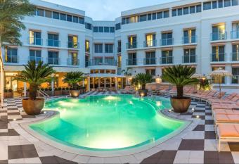 The Plymouth South Beach has Balcony rooms