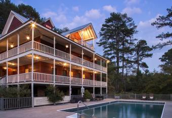 Glen-Ella Springs Inn has Balcony rooms
