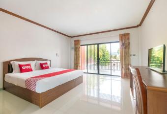 OYO 732 Juthamas Hotel allows 18 year olds to book a room