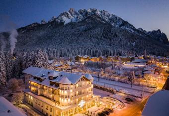 Park Hotel Bellevue has Balcony rooms