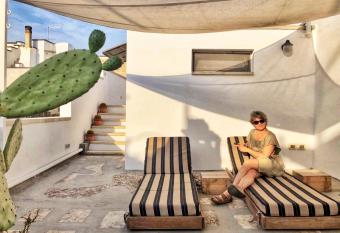 C   M   Apartment allows 18 year olds to book a room