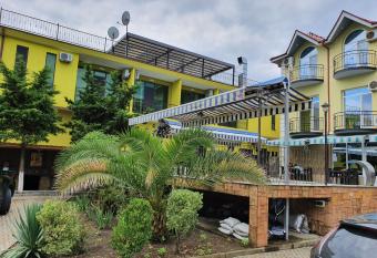 Delta Hotel has Balcony rooms