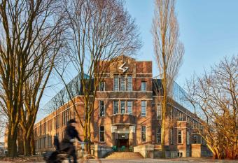 Generator Amsterdam allows 18 year olds to book a room