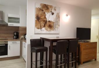 Apartment Metzingen City has Balcony rooms