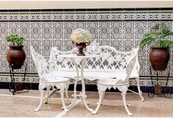 Pension Azahar allows 18 year olds to book a room