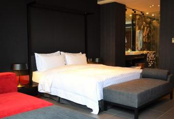 Hotel Lainn has Balcony rooms