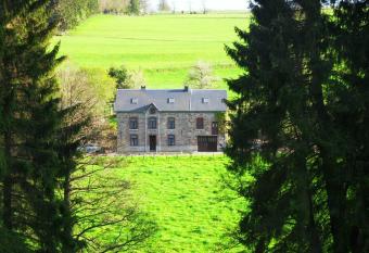 Lin-La-Bedin has Balcony rooms