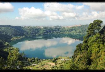Vistalago Guesthouse has Balcony rooms