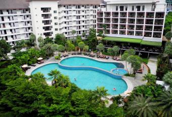 Wongamat Privacy Residence apartment 1 - 2 bedroom has Balcony rooms