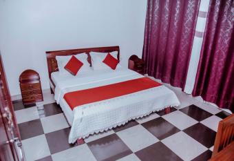 Martin Aviator Hotel has rooms with a private hot tub