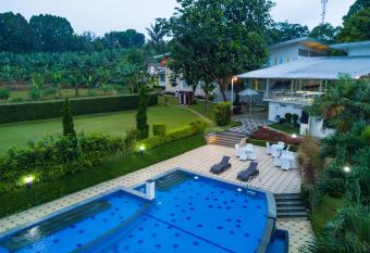 D Agape Meeting & Conference allows 18 year olds to book a room