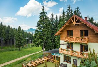 Apartments Kvasni  n  k has Balcony rooms