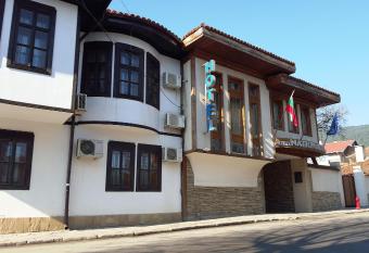 Bozukova House has Balcony rooms