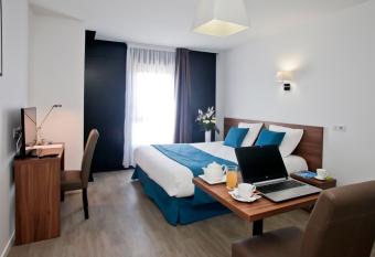 R  sidence Odalys Paris Rueil allows 18 year olds to book a room