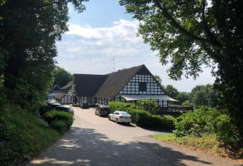 Hotel Nieders  chsischer Hof allows 18 year olds to book a room