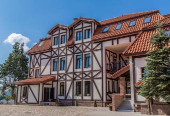 Fregata allows 18 year olds to book a room