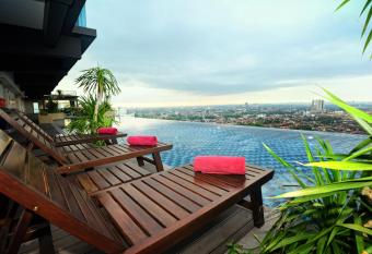 Holiday Villa Johor Bahru City Centre has Smoking rooms