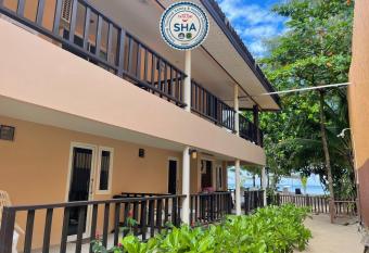 Naiyang Seaview Place Resort has Balcony rooms