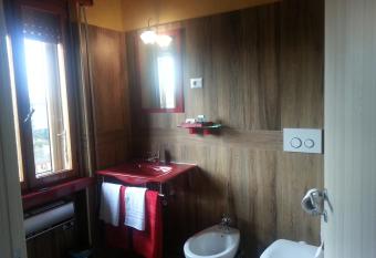 Fenix has rooms with a private hot tub