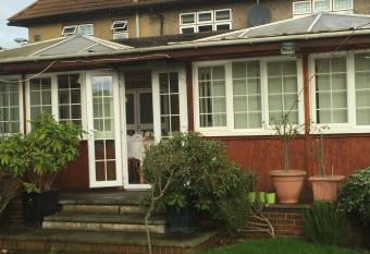 Colnbrook Lodge Guest House allows 18 year olds to book a room