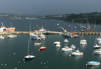 Appartement Design I Port Douarnenez has Balcony rooms