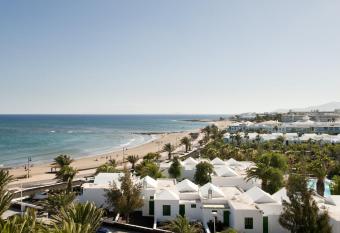 Apartamentos LIVVO Las Gaviotas has Balcony rooms