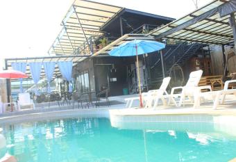 1715 House & Caff Resort, Phuket allows 18 year olds to book a room