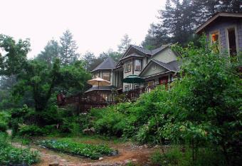 Fermata Pension has Balcony rooms