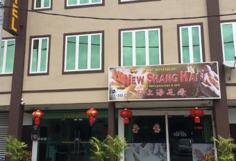 Sam Hotel allows 18 year olds to book a room