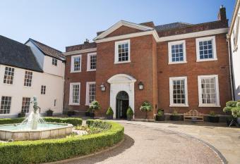 The Assembly House has Balcony rooms