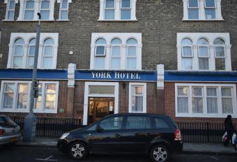 York Hotel allows 18 year olds to book a room