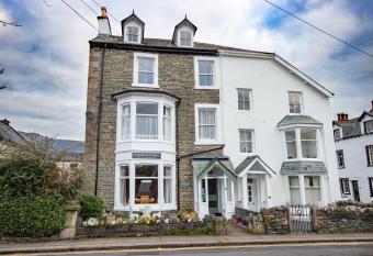 Lynwood Guest House allows 18 year olds to book a room