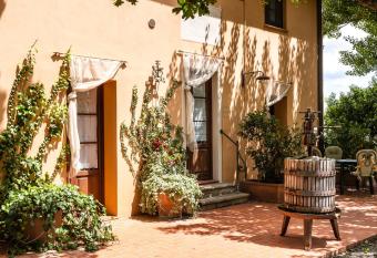 Agriturismo Ripa D Era has Smoking/Balcony rooms