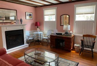 Howland House Inn has rooms with a private hot tub