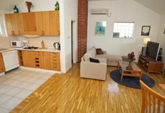 Apartments Villa More allows 18 year olds to book a room