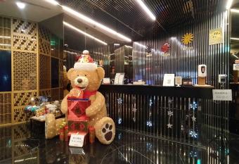 Hotel J Taoyuan allows 18 year olds to book a room